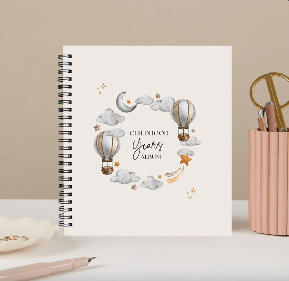 Album foto pentru copii, Childhood years